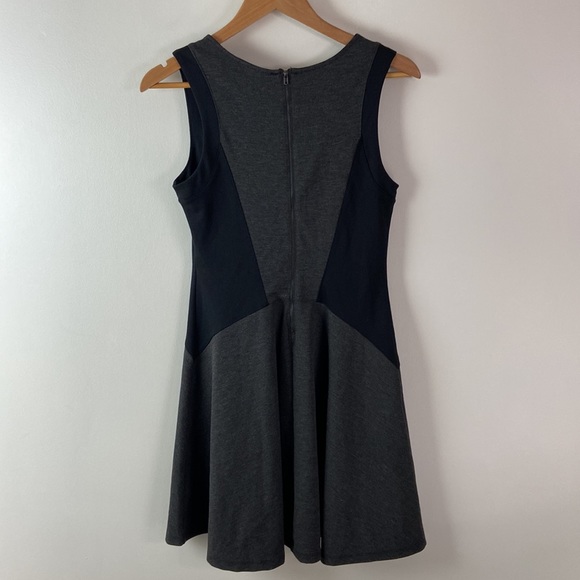 ✨3/$25✨ Mossimo Black & Gray Dress - S - Picture 6 of 7
